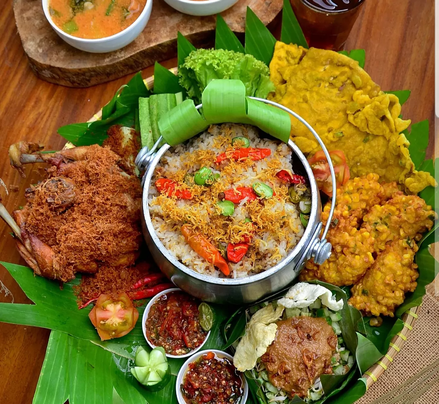 Warung Nasi Liwet Khas Kampung Aie